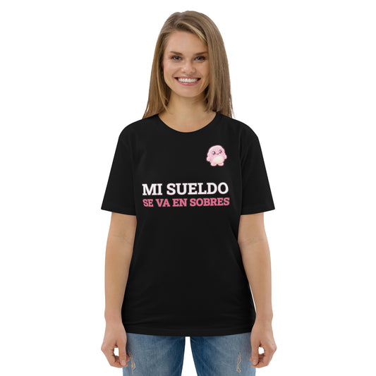 Camiseta Friki Unisex "Mi Sueldo Se Va en Sobres" negra
